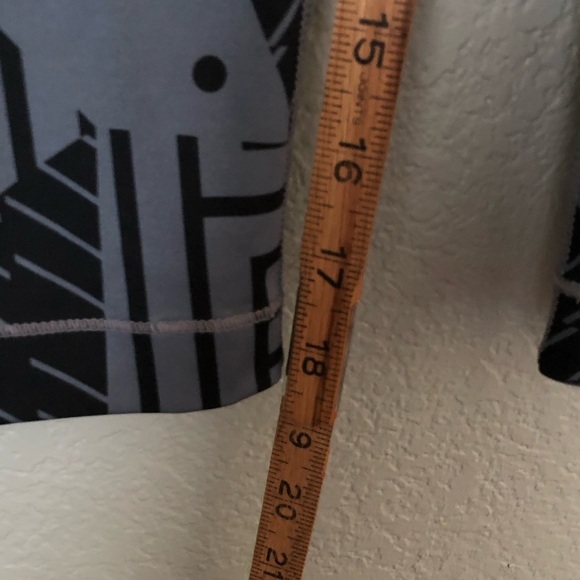 Nike geometric black Gray Capri leggings Women Medium - Picture 5 of 6